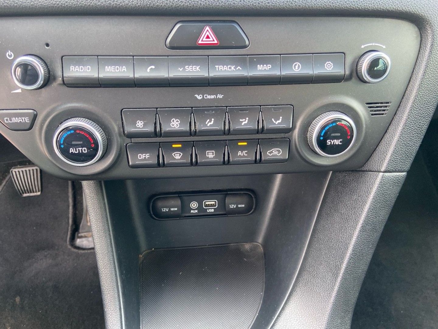 KIA SPORTAGE - 1.7 CRDI 115 BV6 PACK NAVI 1 ère main