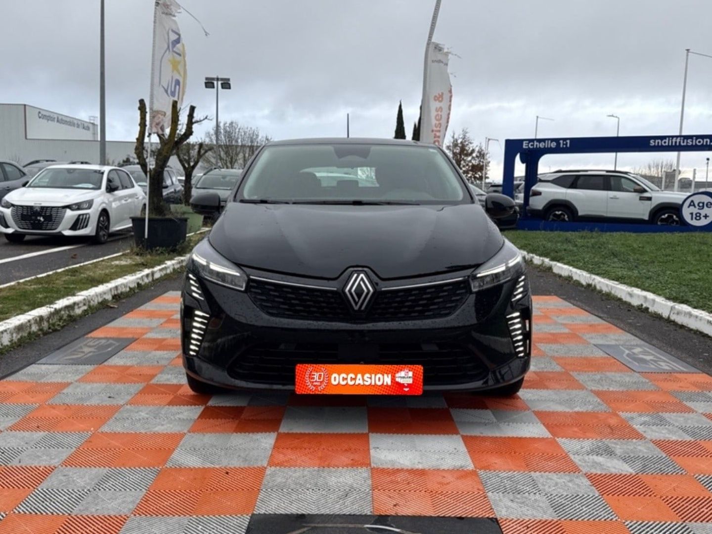 RENAULT CLIO - V DCi 100 BV6 EVOLUTION Ecran Radar