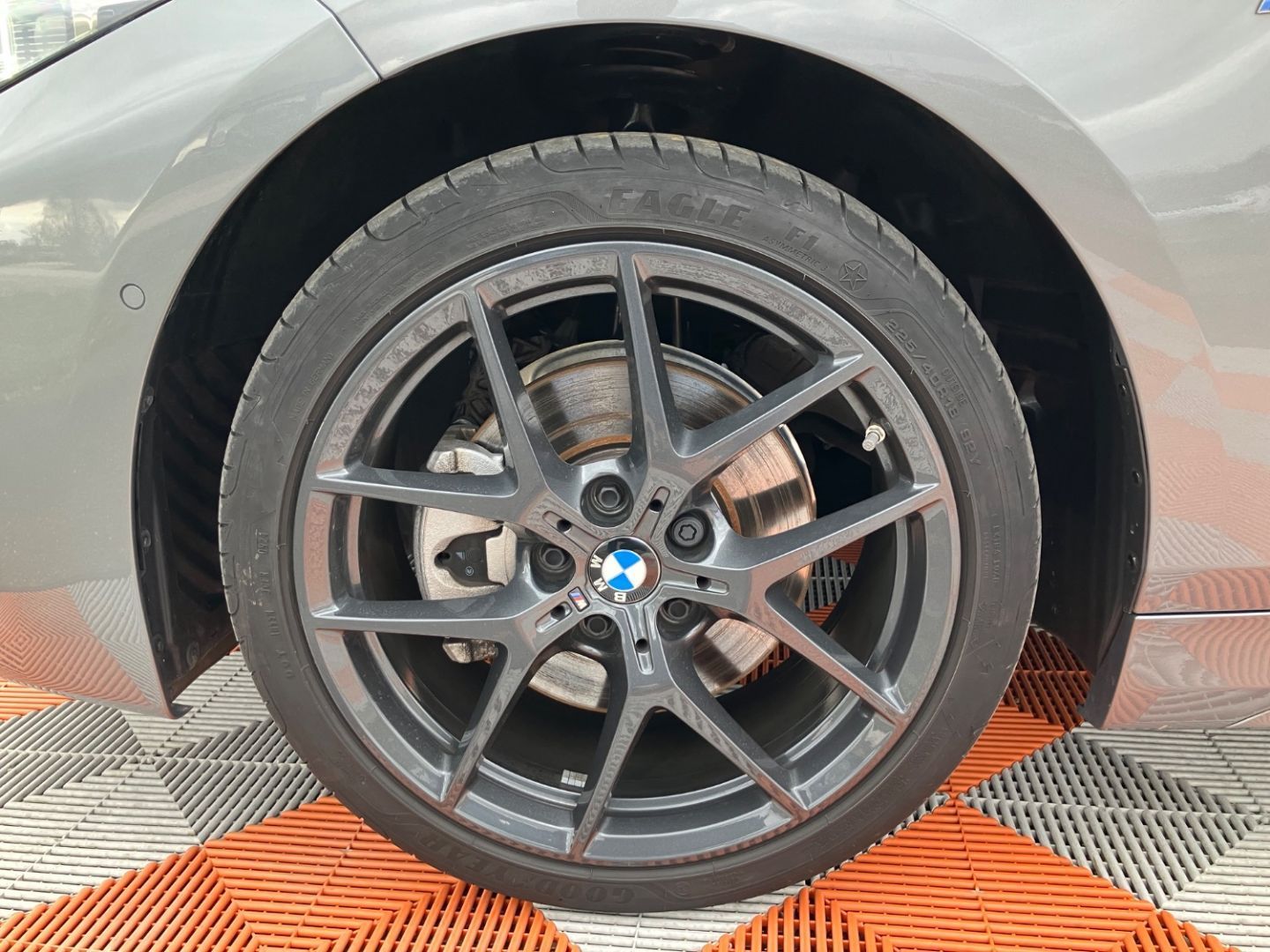 BMW SERIE 1 - 118iA 136 DKG7 M SPORT GPS Pro Caméra JA 18" Keyless