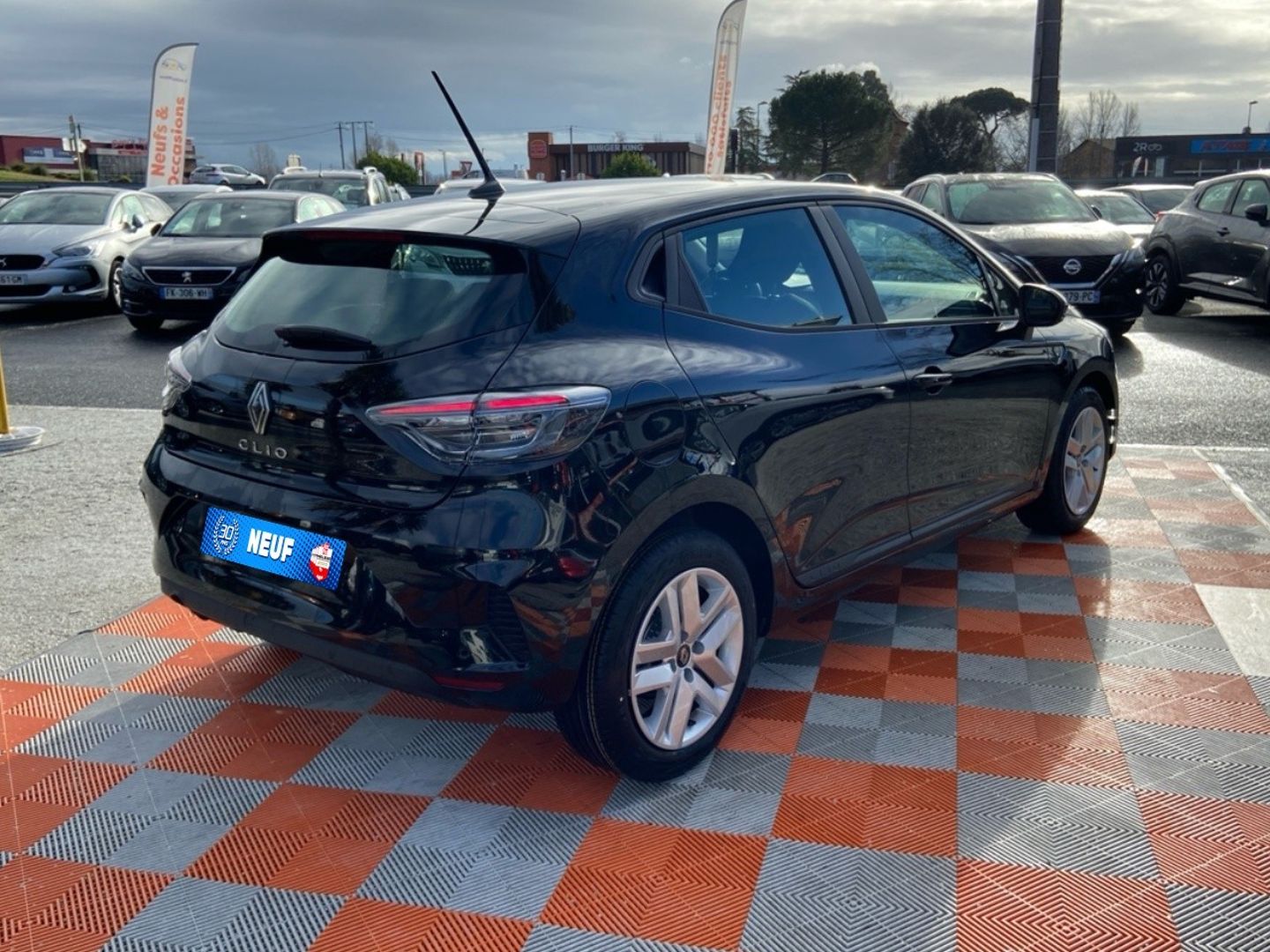 RENAULT CLIO - V DCi 100 BV6 EVOLUTION Ecran Caméra Radar Roue de Secours