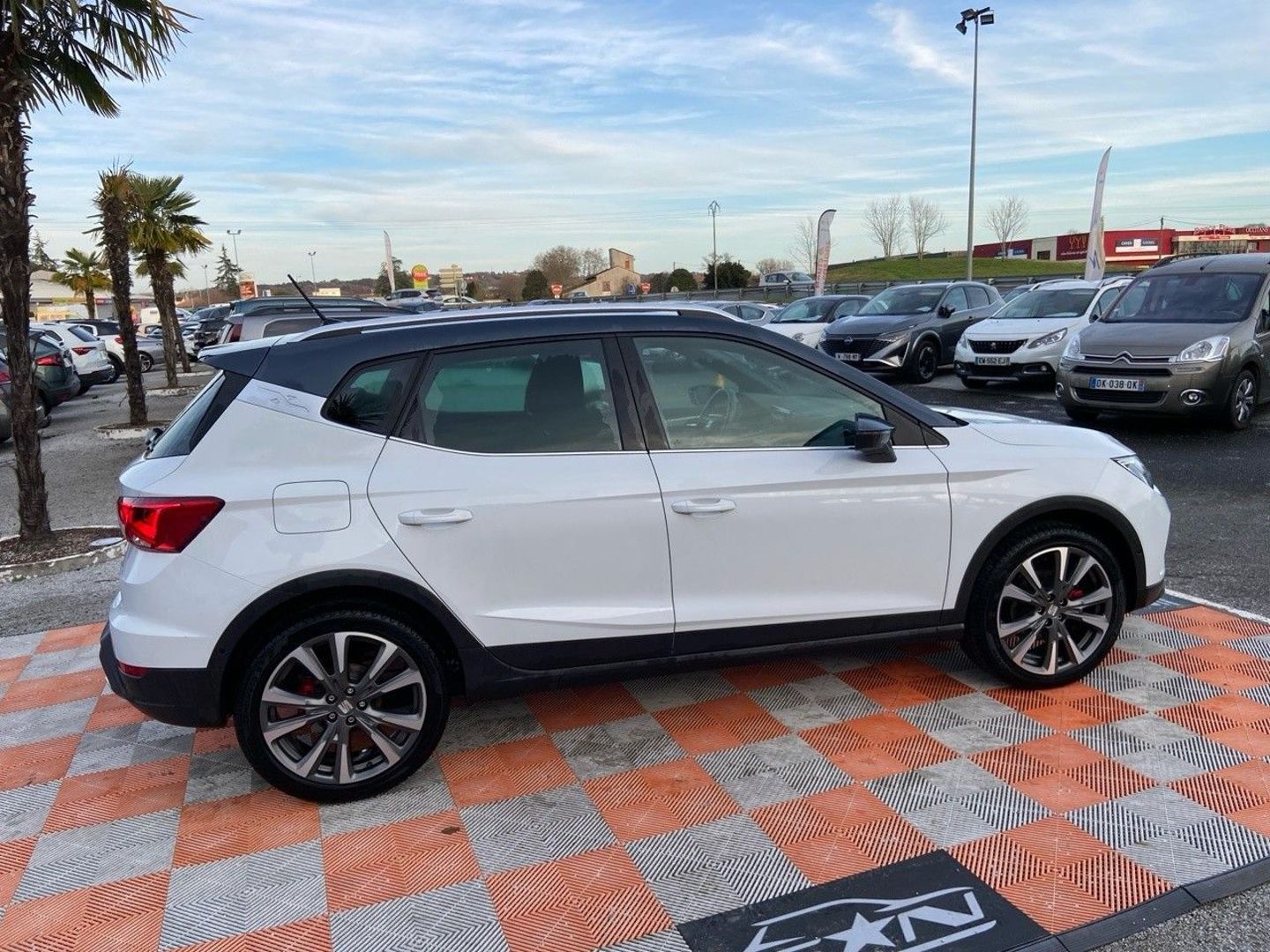 SEAT ARONA - TSI 115 BV6 FR GPS JA 18" Caméra Full LEDS Cokpit