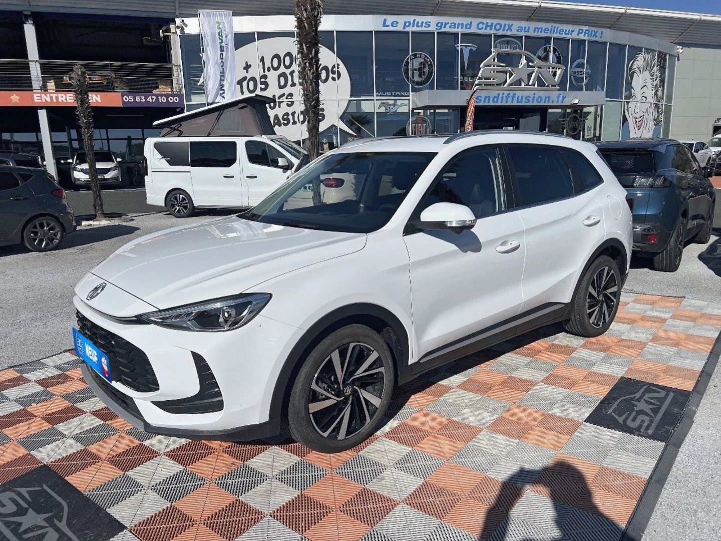 MG ZS - 1.5 HYBRID + 195 LUXURY GPS Toit Pano Caméra 360° JA 18"