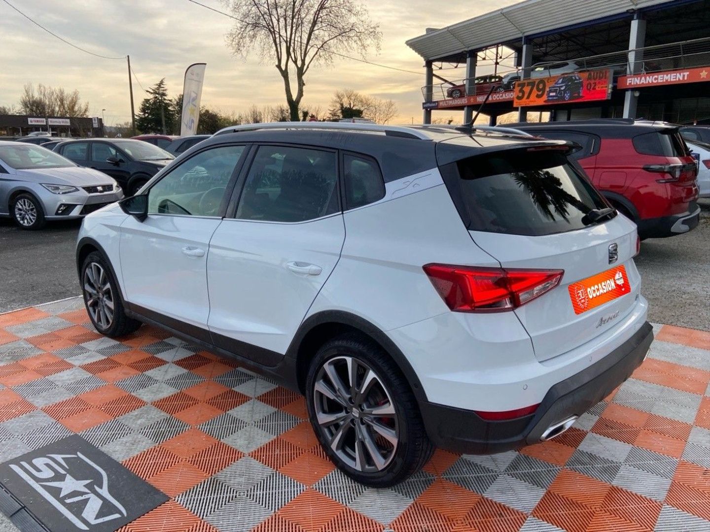 SEAT ARONA - TSI 115 BV6 FR GPS JA 18" Caméra Full LEDS Cokpit