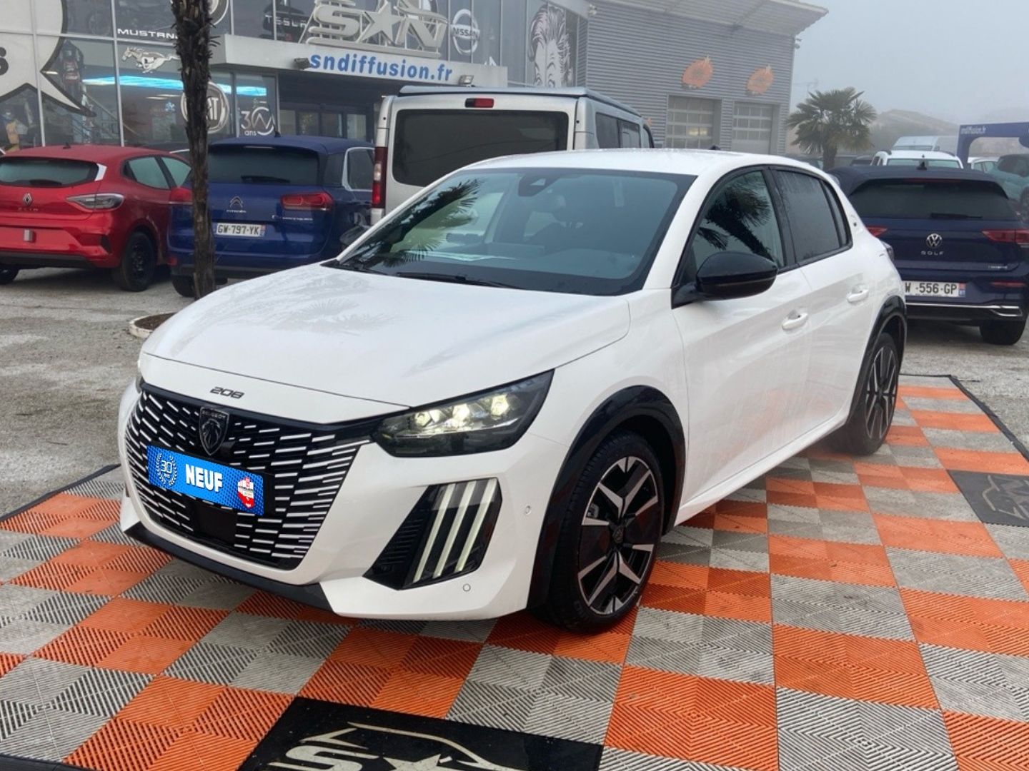 PEUGEOT 208 - Hybrid 145 GT e-DCS6 GPS Caméra 360°