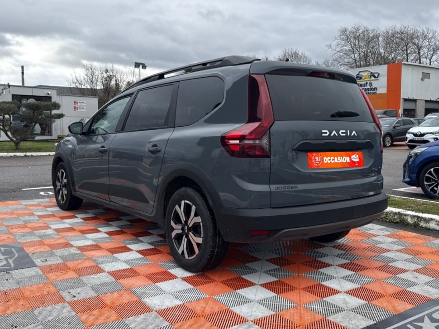 DACIA JOGGER - 1.0 TCe 110 BV6 EXPRESSION GPS Caméra JA 16" 7PL