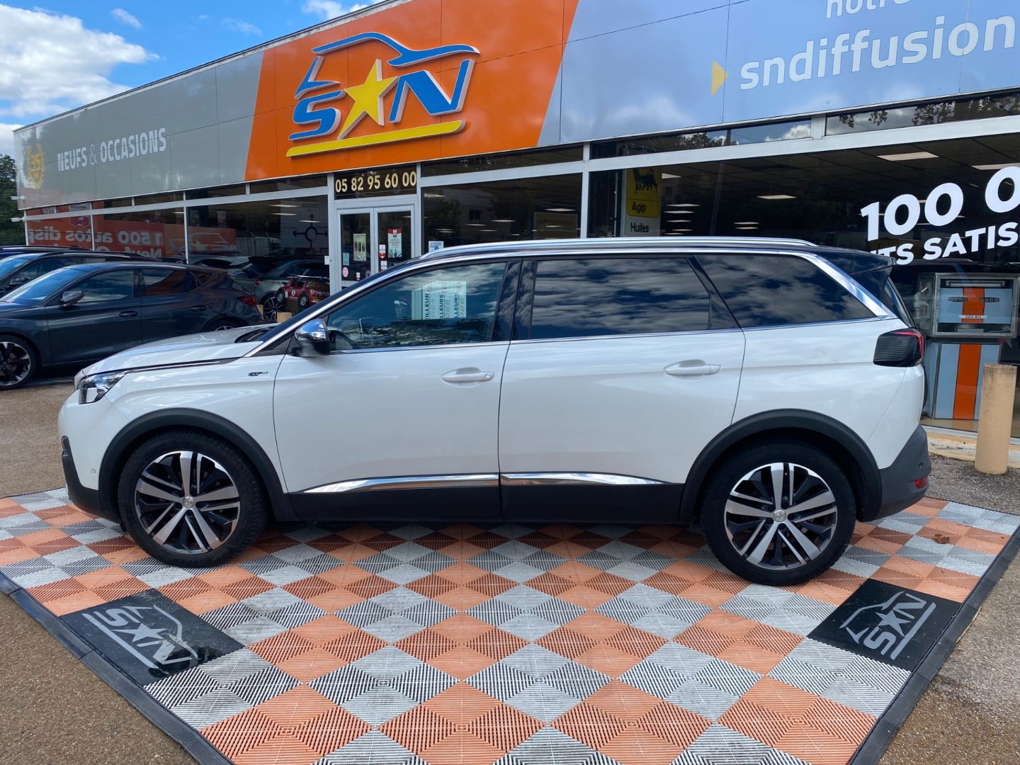 PEUGEOT 5008 - 2.0 BLUEHDI 180 EAT6 GT