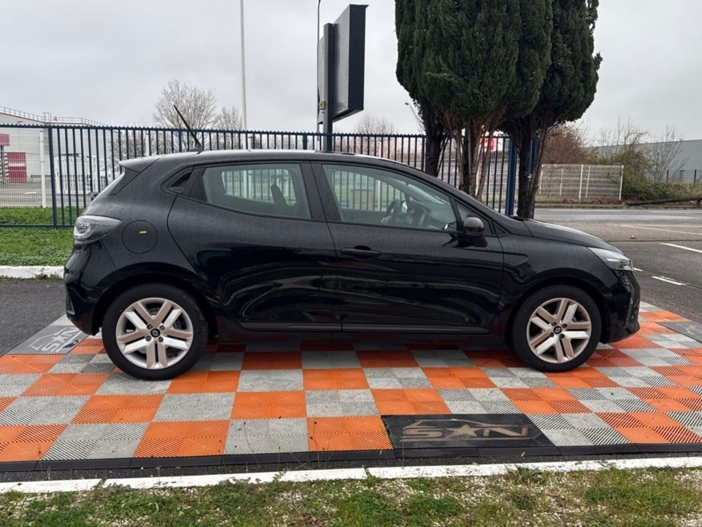 RENAULT CLIO - V DCi 100 BV6 EVOLUTION Ecran Radar