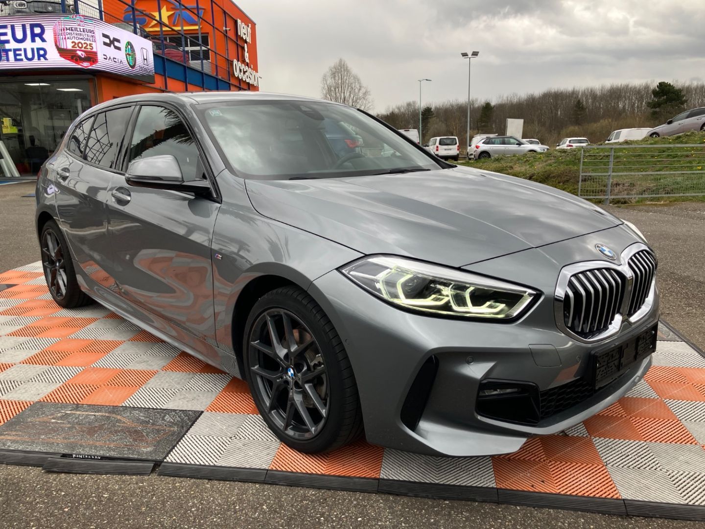 BMW SERIE 1 - 118iA 136 DKG7 M SPORT GPS Pro Caméra JA 18" Keyless