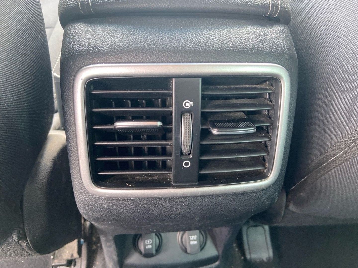 KIA SPORTAGE - 1.7 CRDI 115 BV6 PACK NAVI 1 ère main