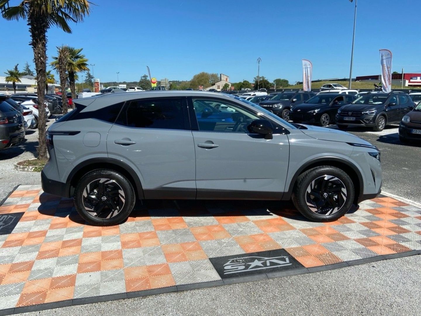NISSAN QASHQAI - NEW E -POWER 205 N-CONNECTA Hayon Barres LEDS