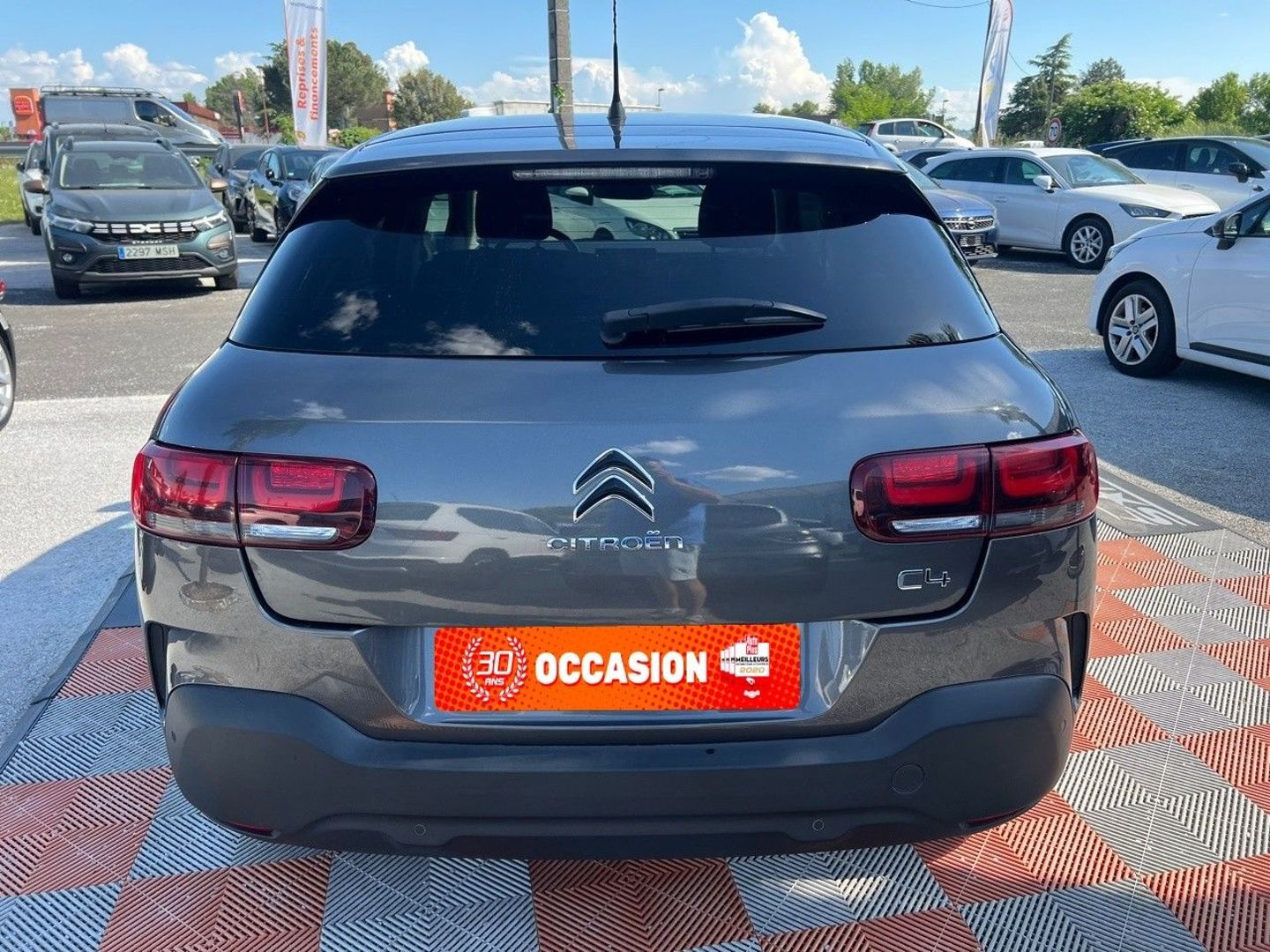 CITROEN C4 CACTUS - blueHDI 120 EAT6 SHINE camera