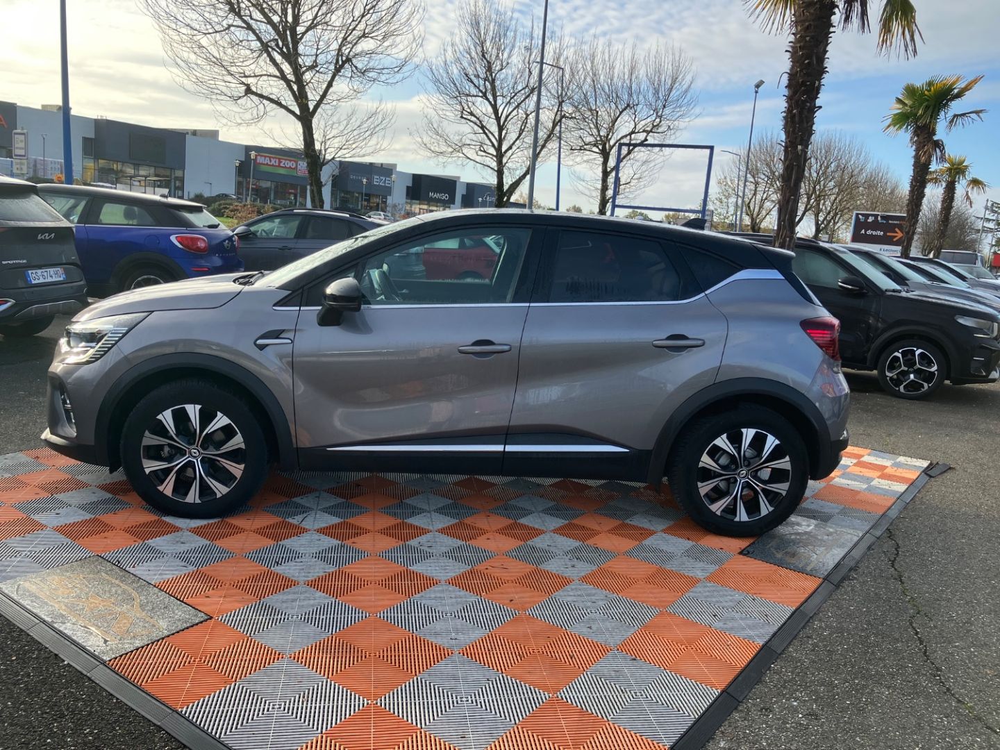 RENAULT CAPTUR - TCe 90 BV6 TECHNO GPS 9.3" Caméra