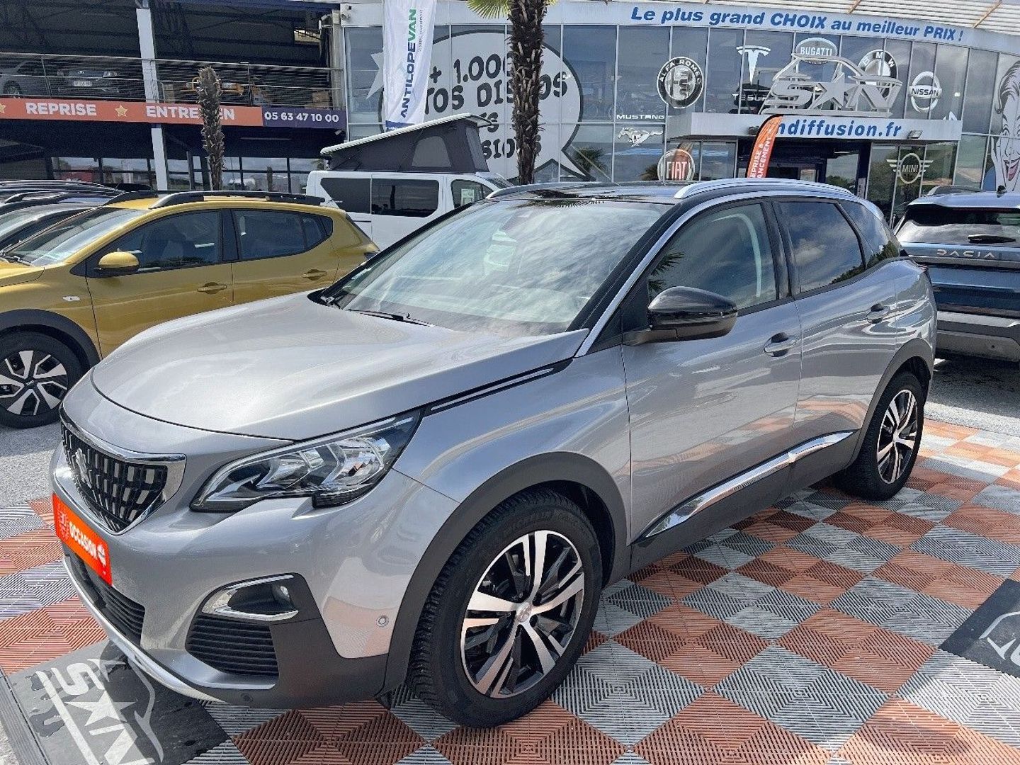 PEUGEOT 3008 - 1.5 BlueHDi 130 BV6 ALLURE Barres de toit