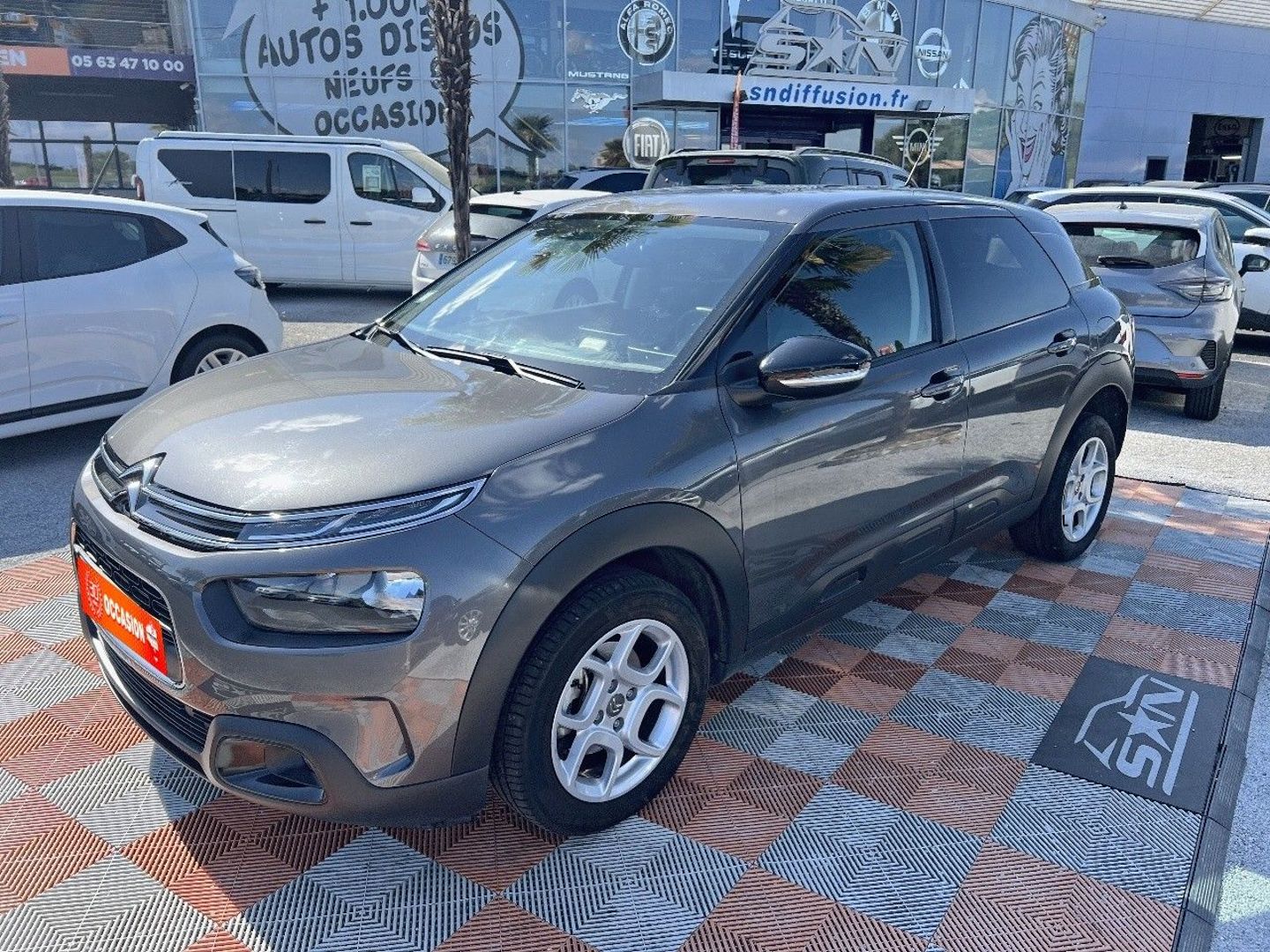 CITROEN C4 CACTUS - blueHDI 120 EAT6 SHINE camera