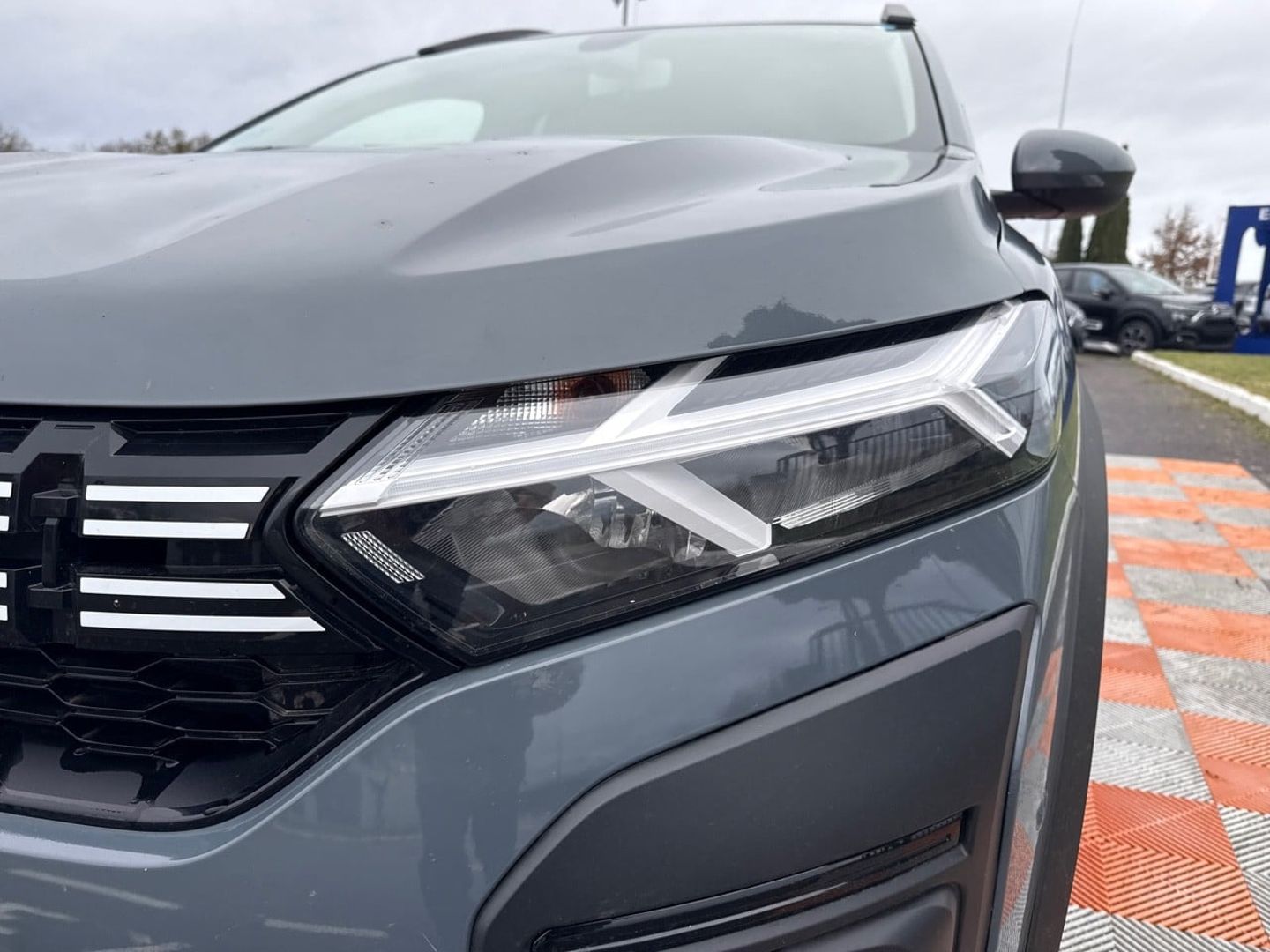 DACIA JOGGER - 1.0 TCe 110 BV6 EXPRESSION GPS Caméra JA 16" 7PL