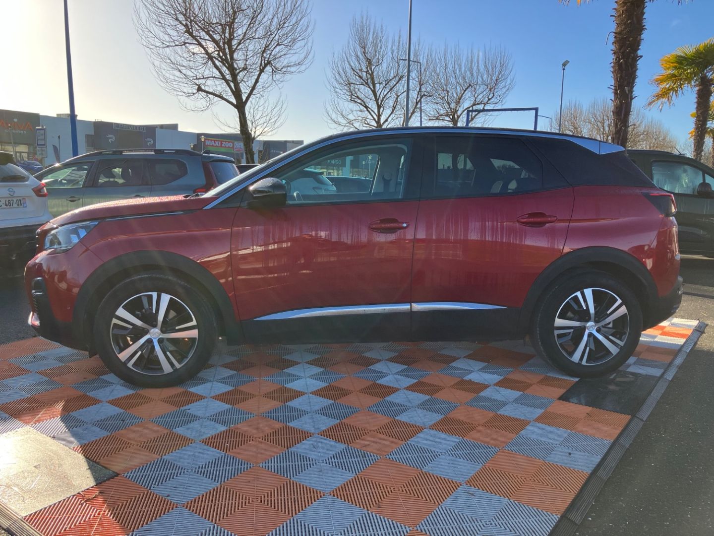 PEUGEOT 3008 - BlueHDi 130 BV6 ALLURE Toit Noir