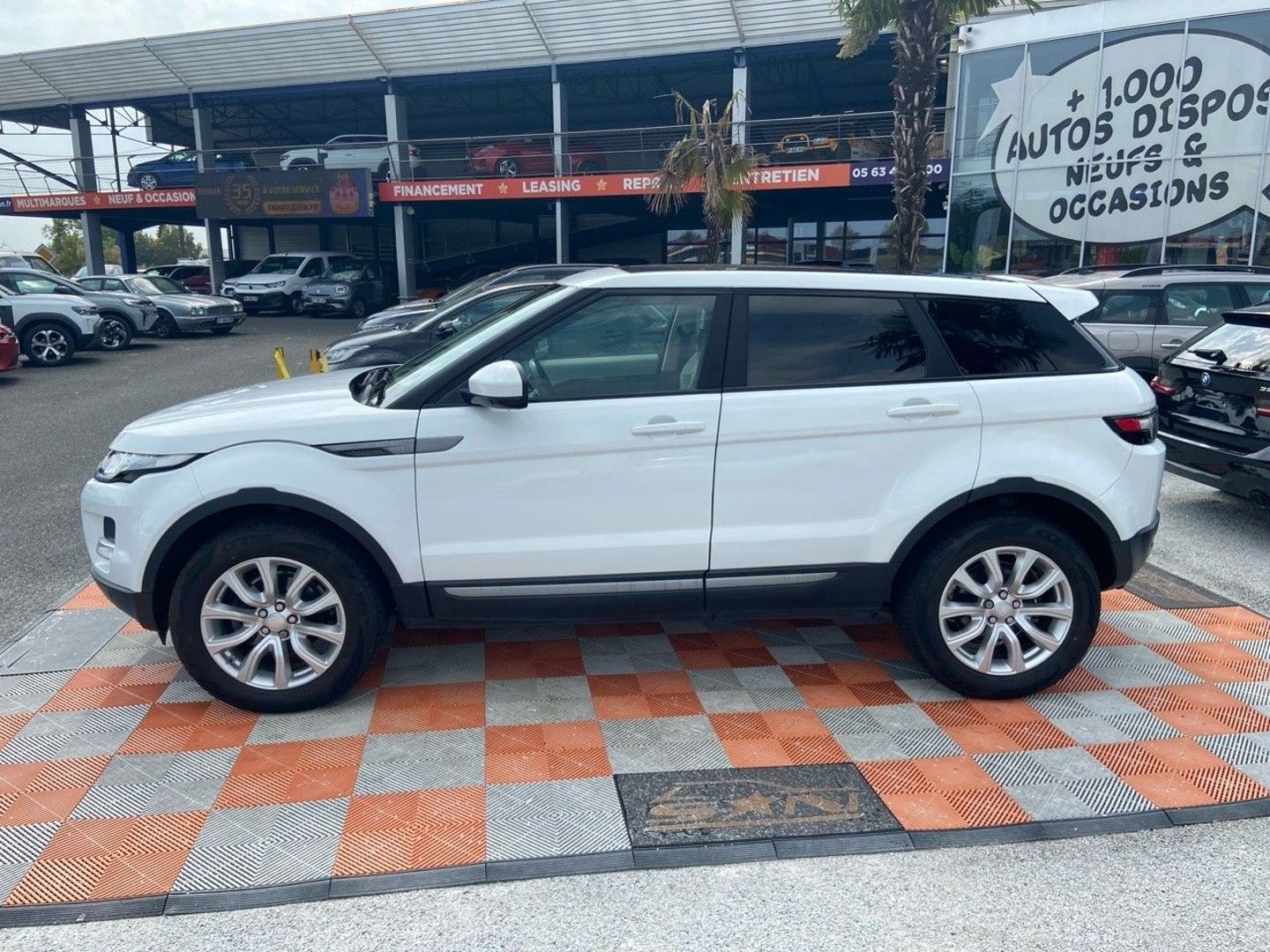 LAND ROVER RANGE ROVER EVOQUE - 2.2 TD4 150 BVA9 PACK TECH 4WD CUIR GPS TOIT XENON