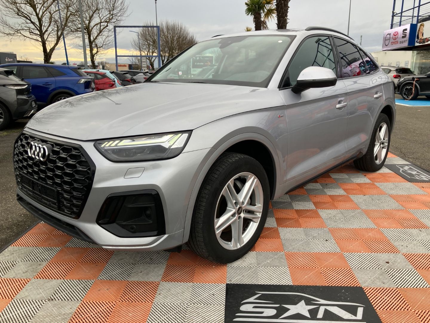 AUDI Q5 SPORTBACK - 40 TDI 204 QUATTRO S-Tronic S LINE Ext GPS Caméra JA 19" Black Pack