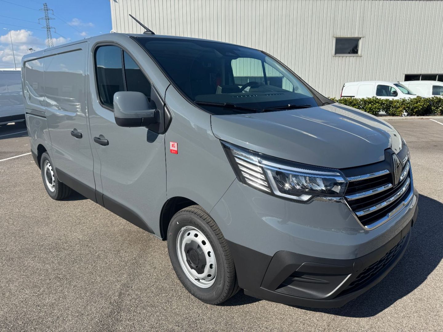 RENAULT TRAFIC FOURGON L1H1 3T BLUE DCI 150 AUTO BVA9 RED EDITION